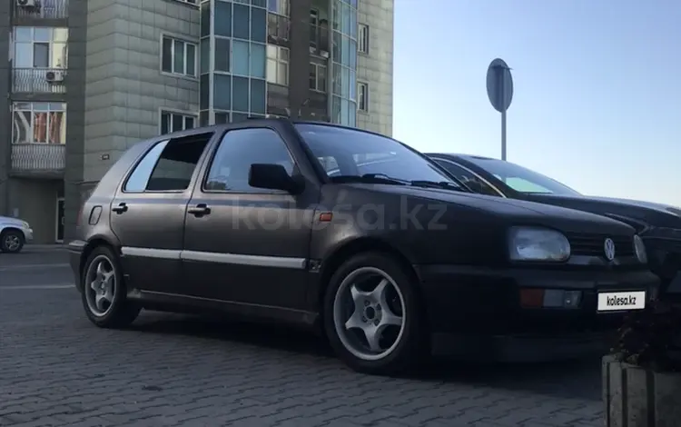 Volkswagen Golf 1994 года за 1 200 000 тг. в Алматы