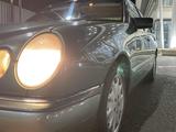 Mercedes-Benz E 230 1997 года за 3 500 000 тг. в Кызылорда – фото 2