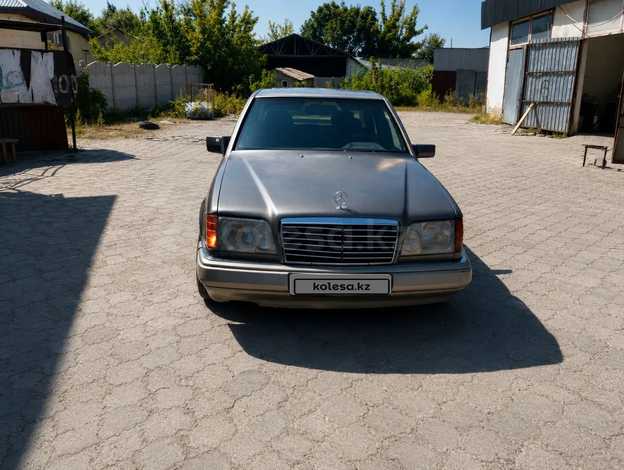 Mercedes-Benz E-Class, 1992