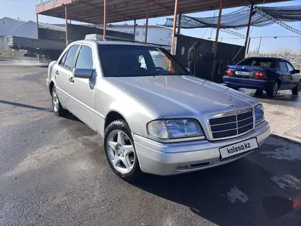 Mercedes-Benz C 200 1995 года за 2 300 000 тг. в Шымкент