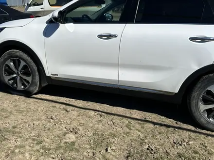 Kia Sorento 2015 года за 9 000 000 тг. в Уральск – фото 2