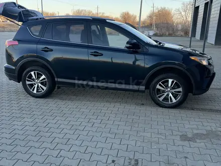 Toyota RAV4 2016 года за 7 800 000 тг. в Актобе – фото 11