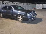 Mercedes-Benz E 230 1997 года за 2 100 000 тг. в Тараз – фото 3