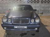 Mercedes-Benz E 230 1997 года за 2 100 000 тг. в Тараз – фото 4