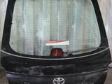 Крышка багажника на Toyota Avensis T250 за 65 000 тг. в Алматы – фото 3