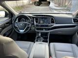 Toyota Highlander 2017 года за 17 000 000 тг. в Усть-Каменогорск – фото 4
