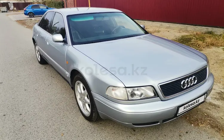 Audi A8 1997 года за 2 700 000 тг. в Атырау