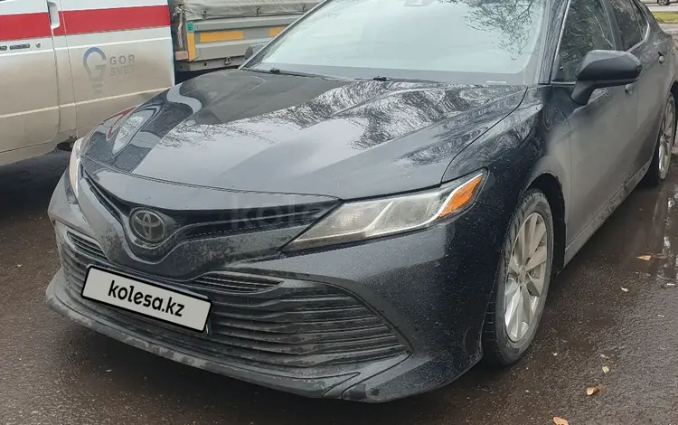 Toyota Camry 2020 года за 11 000 000 тг. в Астана