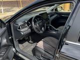 Toyota Camry 2023 года за 13 000 000 тг. в Кызылорда – фото 2