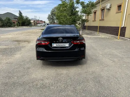 Toyota Camry 2023 года за 14 200 000 тг. в Кызылорда – фото 6