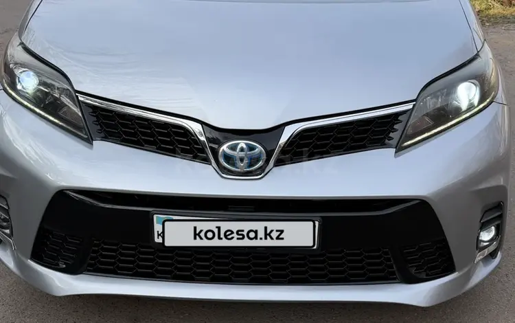 Toyota Sienna 2015 года за 12 550 000 тг. в Алматы