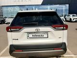 Toyota RAV4 2021 года за 13 600 000 тг. в Астана – фото 4