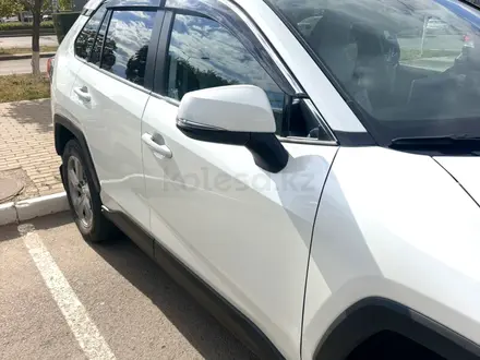 Toyota RAV4 2021 года за 13 600 000 тг. в Астана – фото 5
