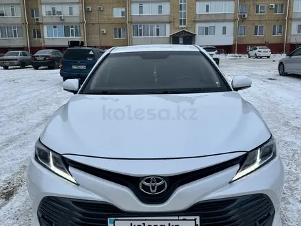 Toyota Camry 2018 года за 11 500 000 тг. в Актобе