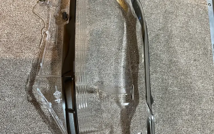 Стекло на фару Лексус Rx 350 2012- за 32 000 тг. в Алматы