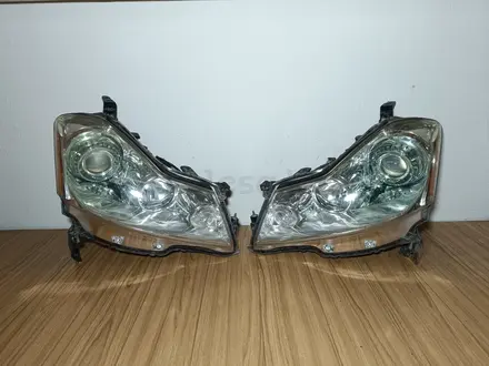 Фары 2шт Xenon Infiniti M35 M45 Y50 Nissan Fuga Инфинити М35 Ниссан Фуга за 75 000 тг. в Караганда