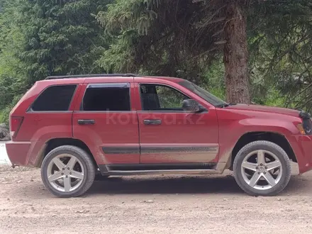 Jeep Grand Cherokee 2005 года за 6 000 000 тг. в Кордай – фото 2