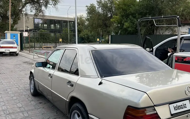 Mercedes-Benz E 230 1992 года за 2 000 000 тг. в Талдыкорган