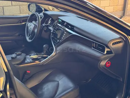 Toyota Camry 2019 года за 12 500 000 тг. в Кызылорда – фото 2