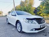 Toyota Camry 2012 года за 10 000 000 тг. в Ушарал – фото 2