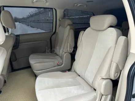 Kia Sedona 2009 года за 7 890 000 тг. в Актобе – фото 17