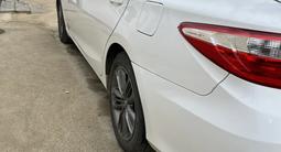 Toyota Camry 2016 года за 5 300 000 тг. в Актобе – фото 5