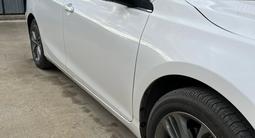 Toyota Camry 2016 года за 5 300 000 тг. в Актобе – фото 2