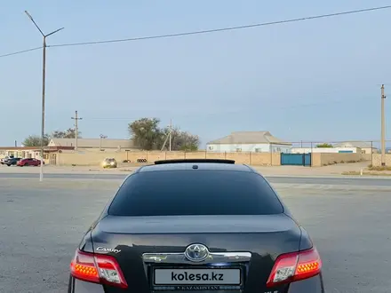 Toyota Camry 2010 года за 7 800 000 тг. в Актау – фото 2