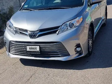 Toyota Sienna 2018 года за 15 500 000 тг. в Тараз – фото 10