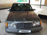 Mercedes-Benz E 200 1994 года за 1 500 000 тг. в Тараз – фото 2