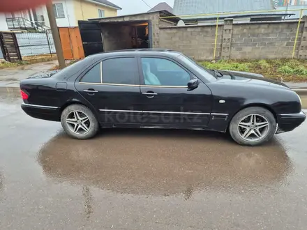 Mercedes-Benz E 240 1999 года за 4 000 000 тг. в Астана – фото 4