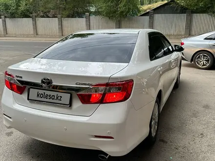 Toyota Camry 2014 года за 12 500 000 тг. в Алматы – фото 2