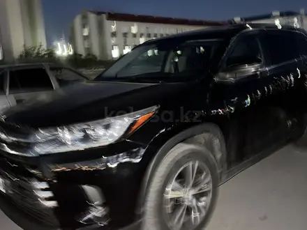 Toyota Highlander 2017 года за 12 000 000 тг. в Актау – фото 2