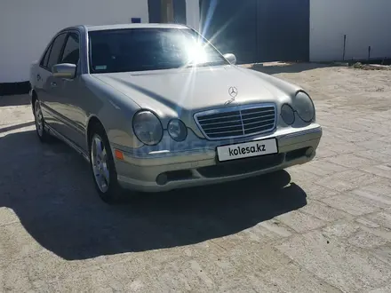 Mercedes-Benz E 320 2000 года за 4 500 000 тг. в Жанаозен – фото 4