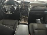 Toyota Camry 2017 годаүшін13 500 000 тг. в Актобе – фото 5