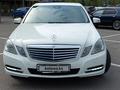 Mercedes-Benz E 200 2011 годаfor7 500 000 тг. в Астана