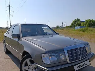 Mercedes-Benz E 230