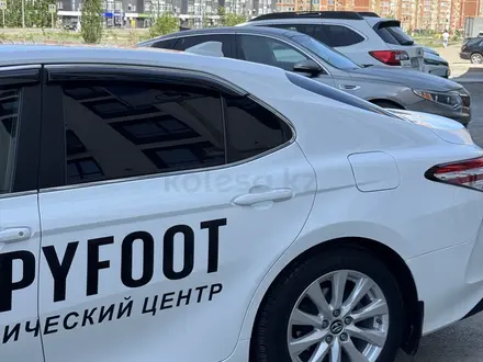 Toyota Camry 2018 года за 8 500 000 тг. в Актобе – фото 8