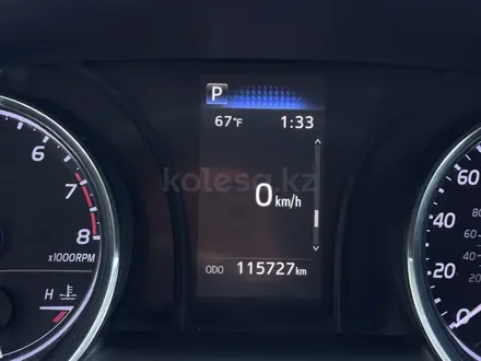 Toyota Camry 2018 года за 8 500 000 тг. в Актобе – фото 14