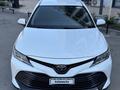 Toyota Camry 2018 года за 8 500 000 тг. в Актобе