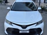 Toyota Camry 2018 года за 8 500 000 тг. в Актобе