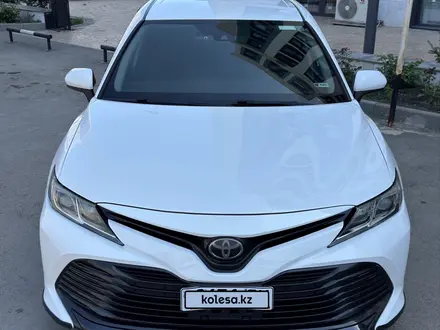 Toyota Camry 2018 года за 8 500 000 тг. в Актобе