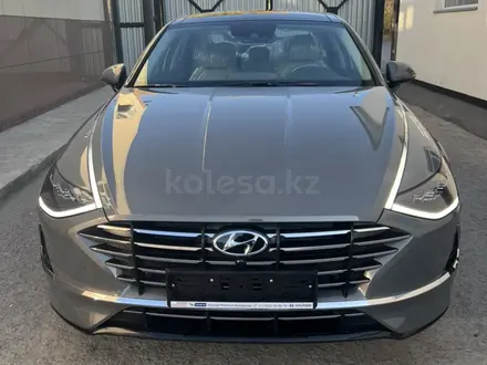 Hyundai Sonata 2022 года за 17 800 000 тг. в Караганда – фото 2