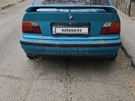 BMW 320 1992 года за 2 200 000 тг. в Атырау