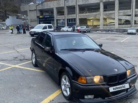 BMW 320 1994 года за 2 000 000 тг. в Алматы