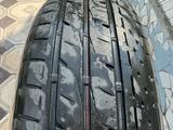 Японская шина Bridgestone luft rv2 215/60/17 за 10 000 тг. в Шымкент