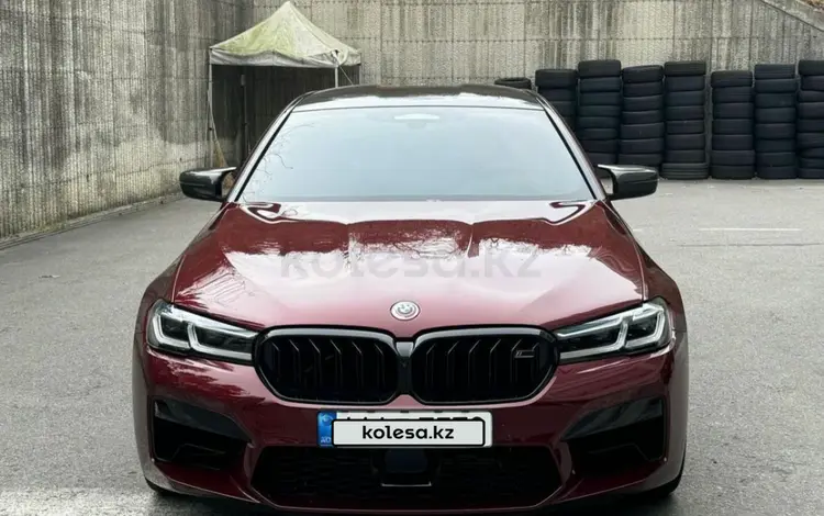 BMW M5 2022 года за 52 400 000 тг. в Алматы