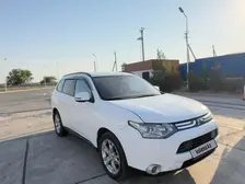 Mitsubishi Outlander, 2013