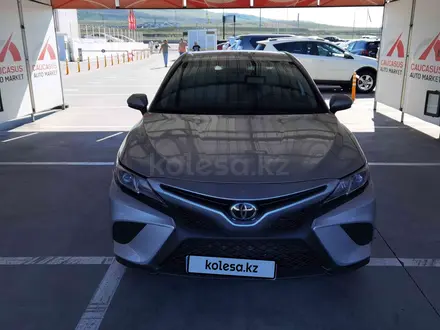 Toyota Camry 2020 года за 8 100 000 тг. в Алматы