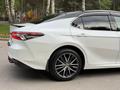 Toyota Camry 2021 года за 13 900 000 тг. в Алматы – фото 11